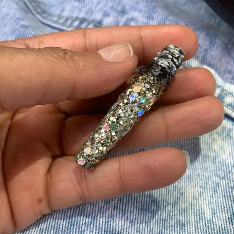Novelty Glitter Blunt Pin Brooch with Iridescent Sparkle and Ash Effect Tip [YQT:ML-260924-001:744e5b47529d70a6]